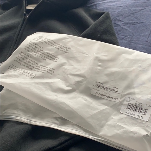 Fear of God Essentials Hoodie - Picture 6 of 6